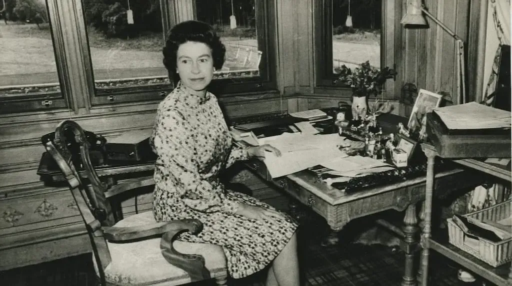 escritorios reina isabel