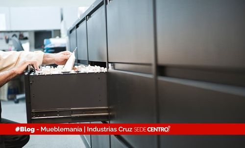 Imagen destacada para el artículo: Guía sobre dimensiones estándar de archivadores de oficina