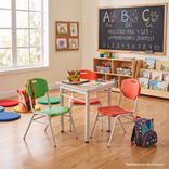 Mesa Infantil Triangular con Sillas Jardín 1