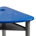 Mesa Infantil Kinder Triangular con Portalibro 2