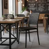 Silla Plástica Amis Negra 1